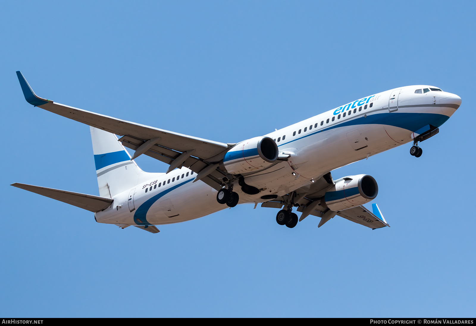Aircraft Photo of SP-ESB | Boeing 737-8Q8 | Enter Air | AirHistory.net #712378