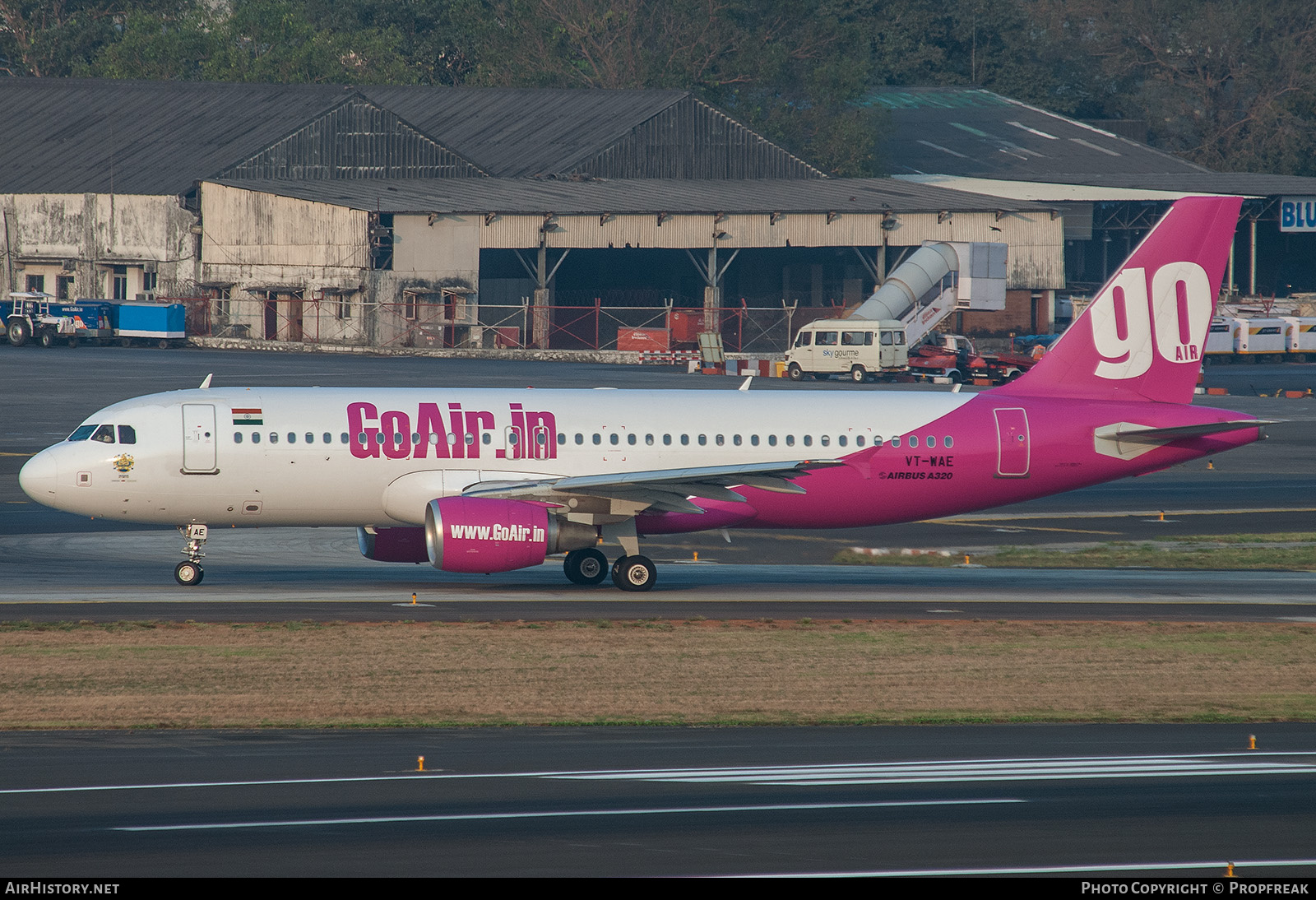 Aircraft Photo of VT-WAE | Airbus A320-214 | GoAir | AirHistory.net #712529