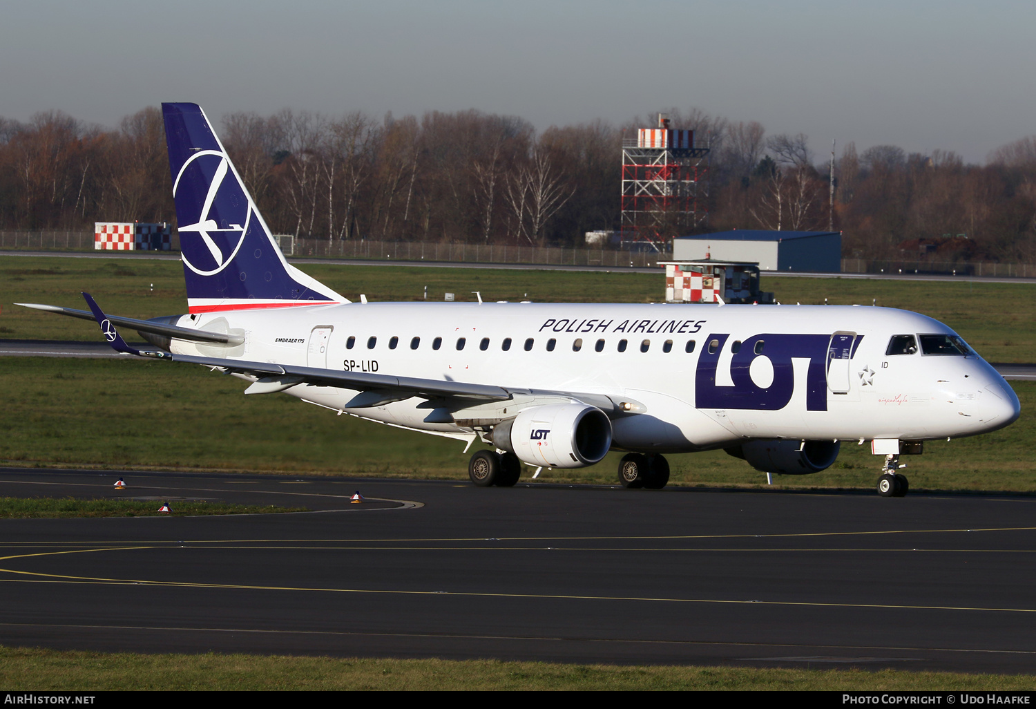 Aircraft Photo of SP-LID | Embraer 175STD (ERJ-170-200STD) | LOT Polish Airlines - Polskie Linie Lotnicze | AirHistory.net #712551