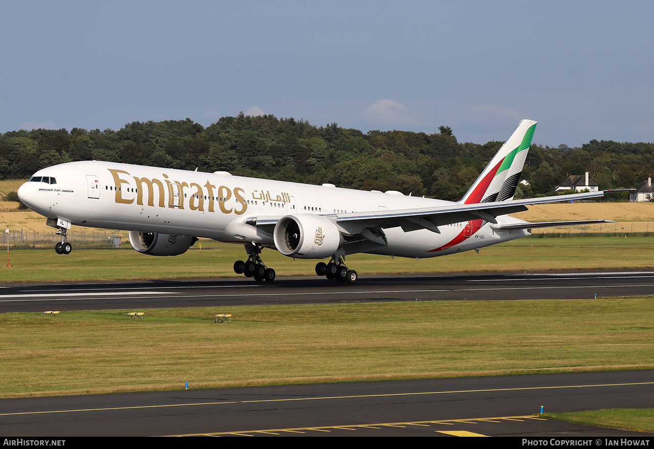 Aircraft Photo of A6-SIL | Boeing 777-35R/ER | Emirates | AirHistory.net #712587