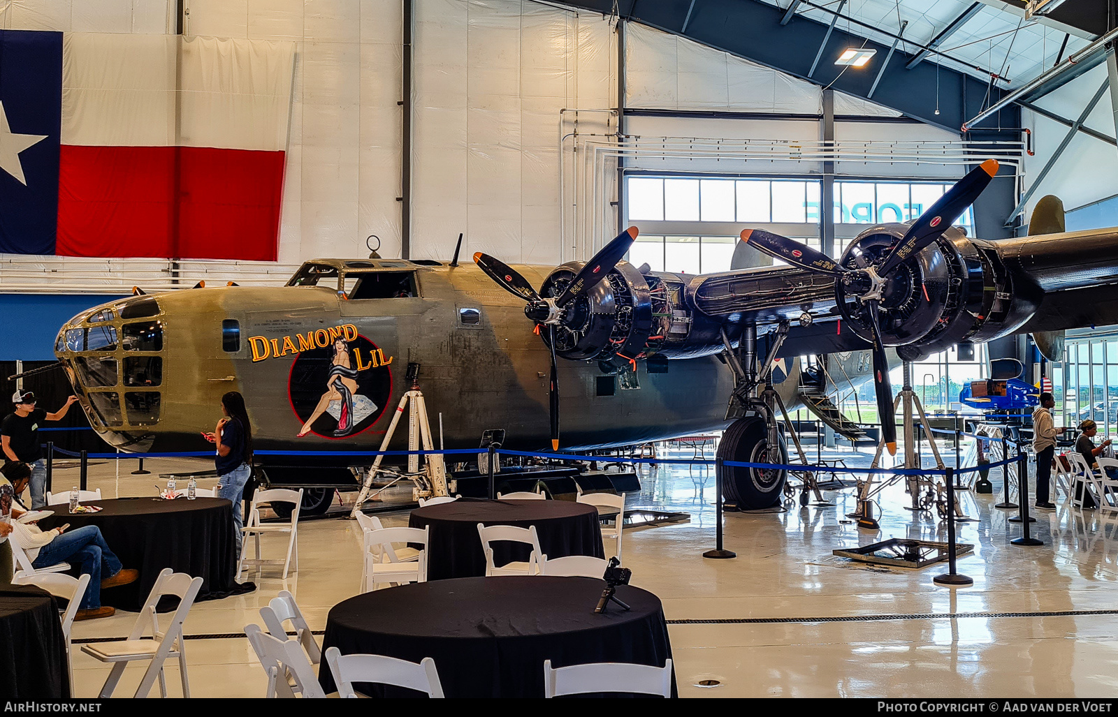 Aircraft Photo of N24927 | Consolidated B-24A Liberator | Commemorative Air Force | USA - Air Force | AirHistory.net #712659