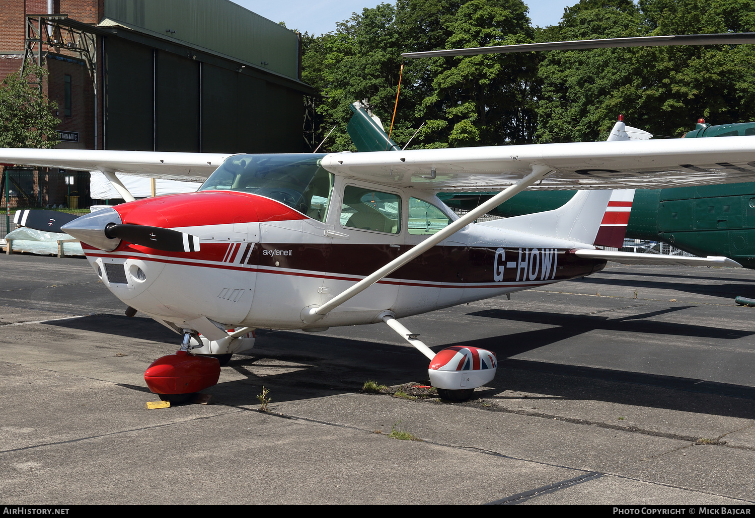 Aircraft Photo of G-HOWI | Reims F182Q Skylane | AirHistory.net #712735