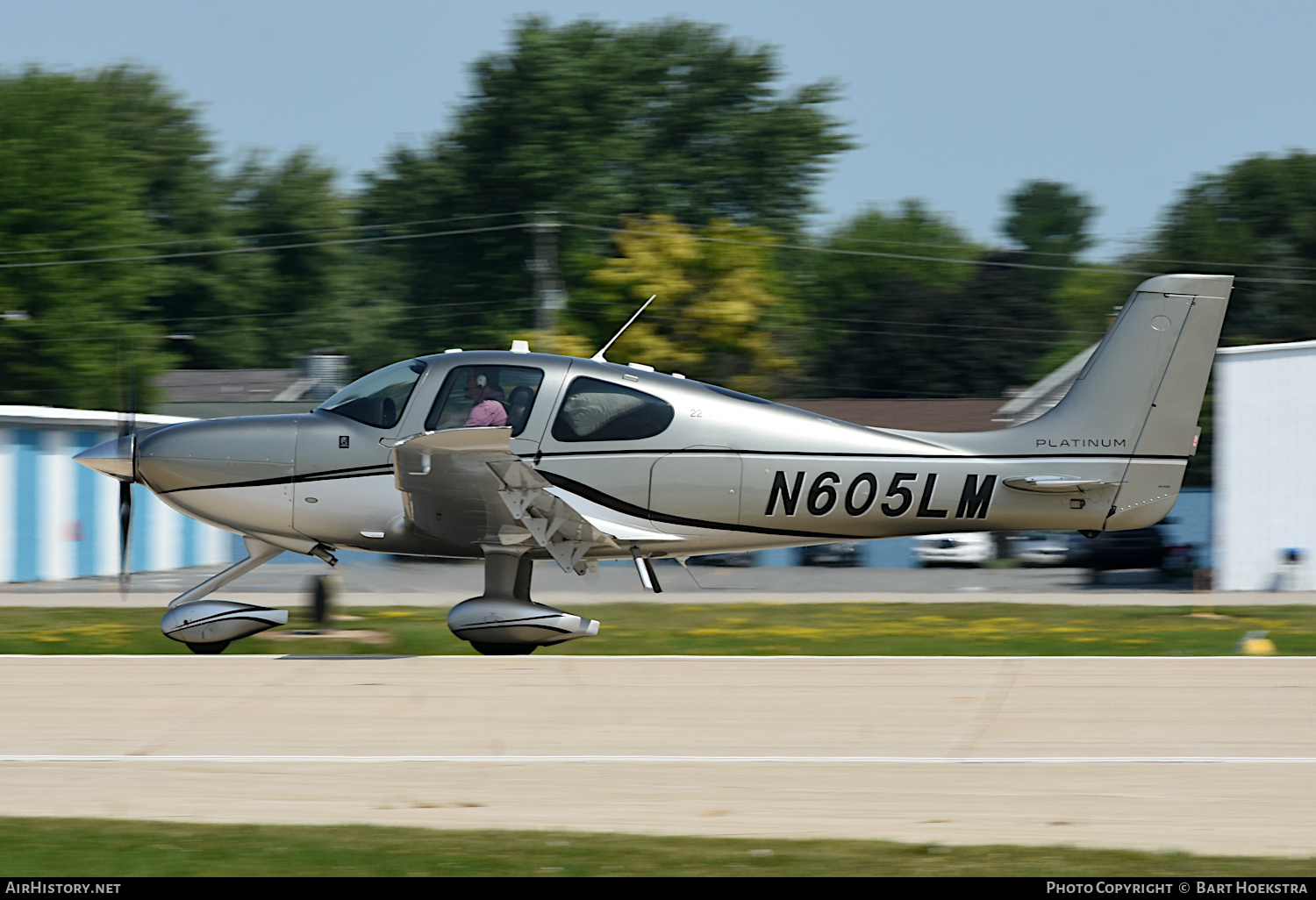 Aircraft Photo of N605LM | Cirrus SR-22 G2-GTS Platinum | AirHistory.net #713092