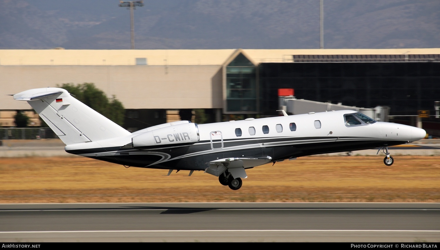 Aircraft Photo of D-CWIR | Cessna 525C CitationJet CJ4 | Wirtgen Group | AirHistory.net #713237
