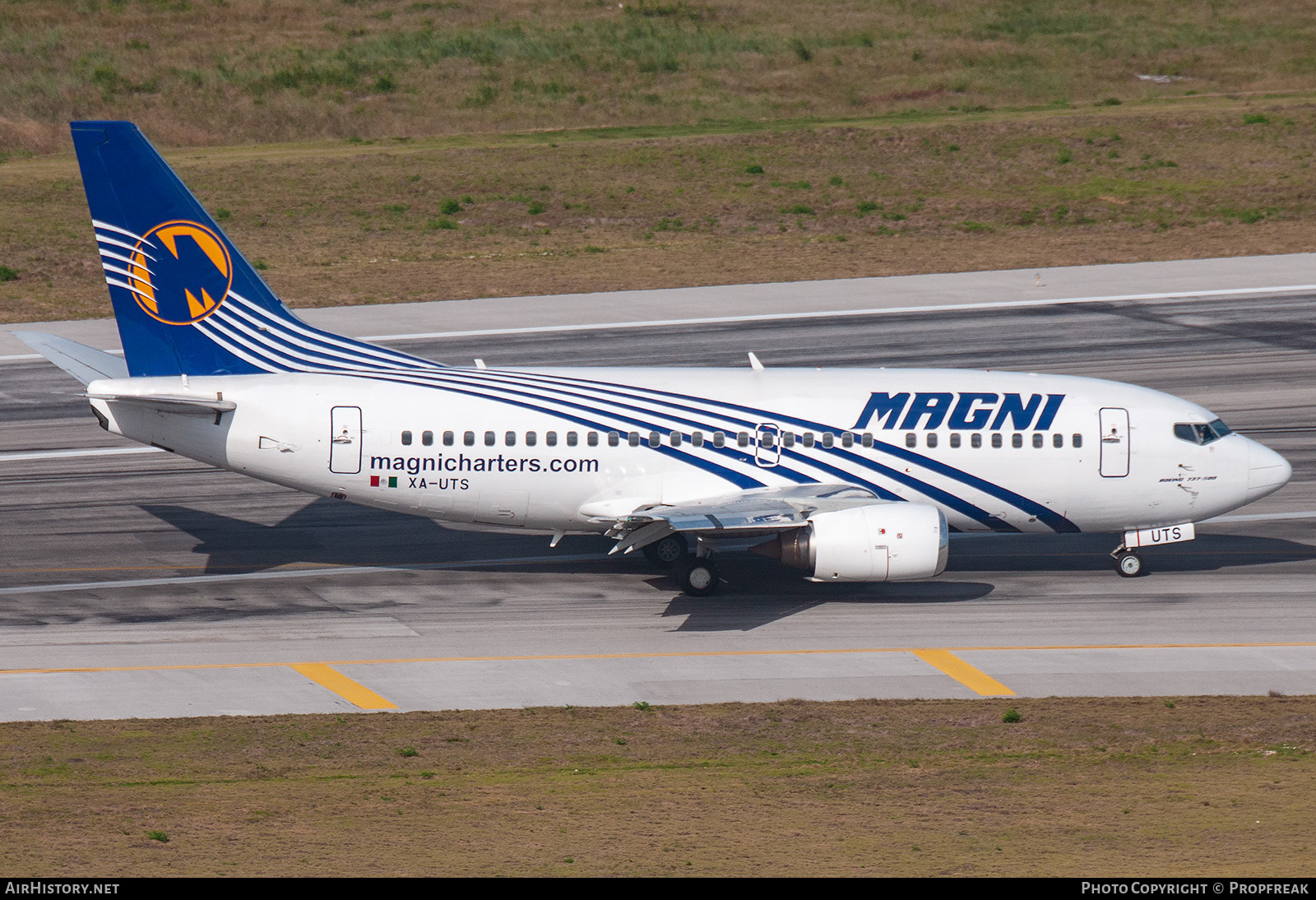 Aircraft Photo of XA-UTS | Boeing 737-55D | Magnicharters | AirHistory.net #713251