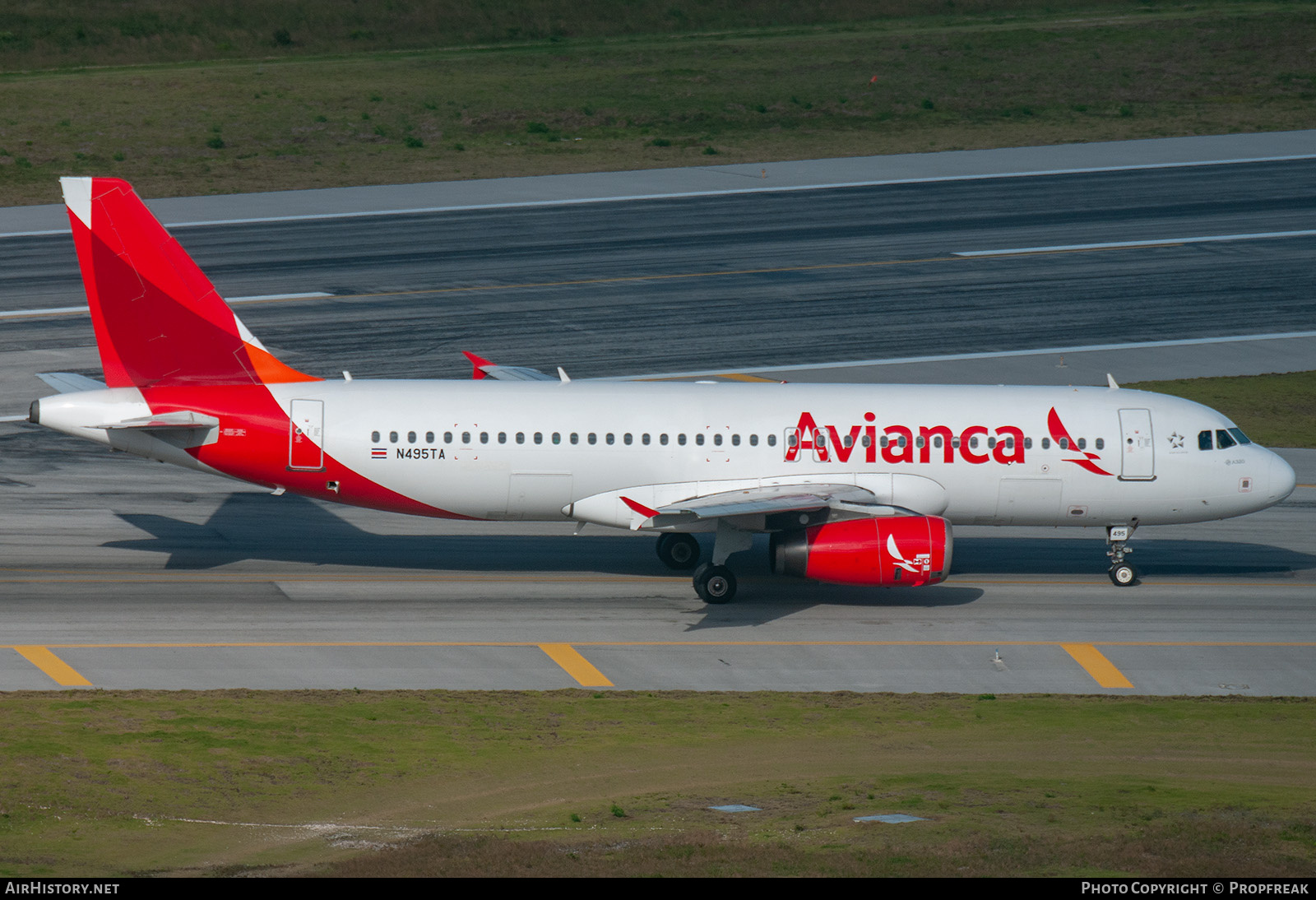 Aircraft Photo of N495TA | Airbus A320-233 | Avianca | AirHistory.net #713253