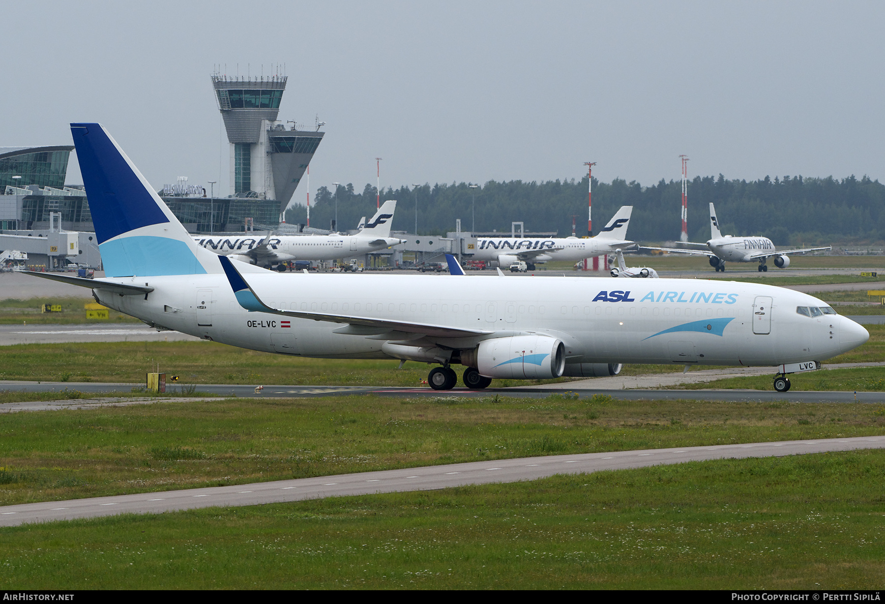 Aircraft Photo of OE-LVC | Boeing 737-883 | ASL Airlines | AirHistory.net #713274