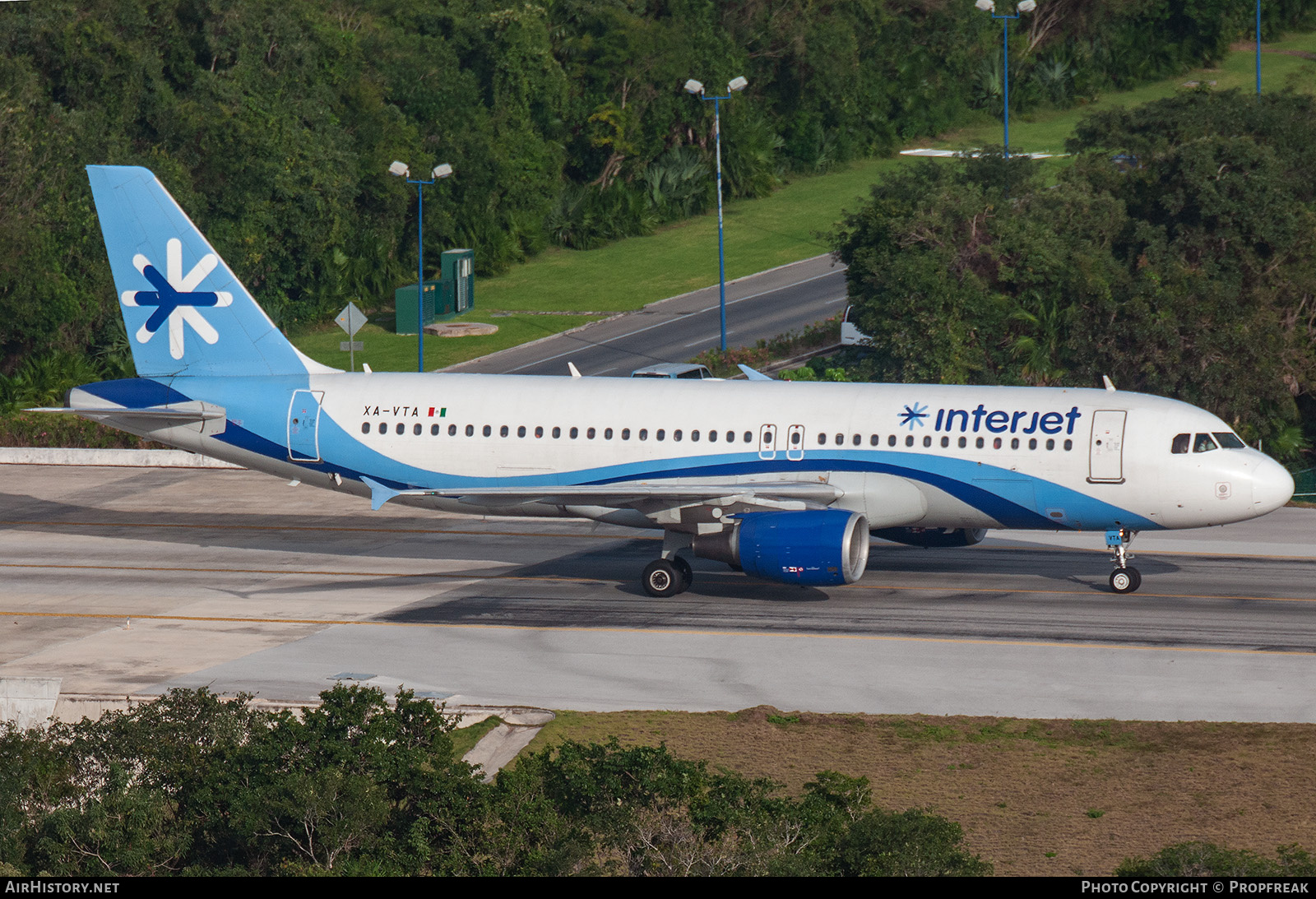 Aircraft Photo of XA-VTA | Airbus A320-214 | Interjet | AirHistory.net #713365