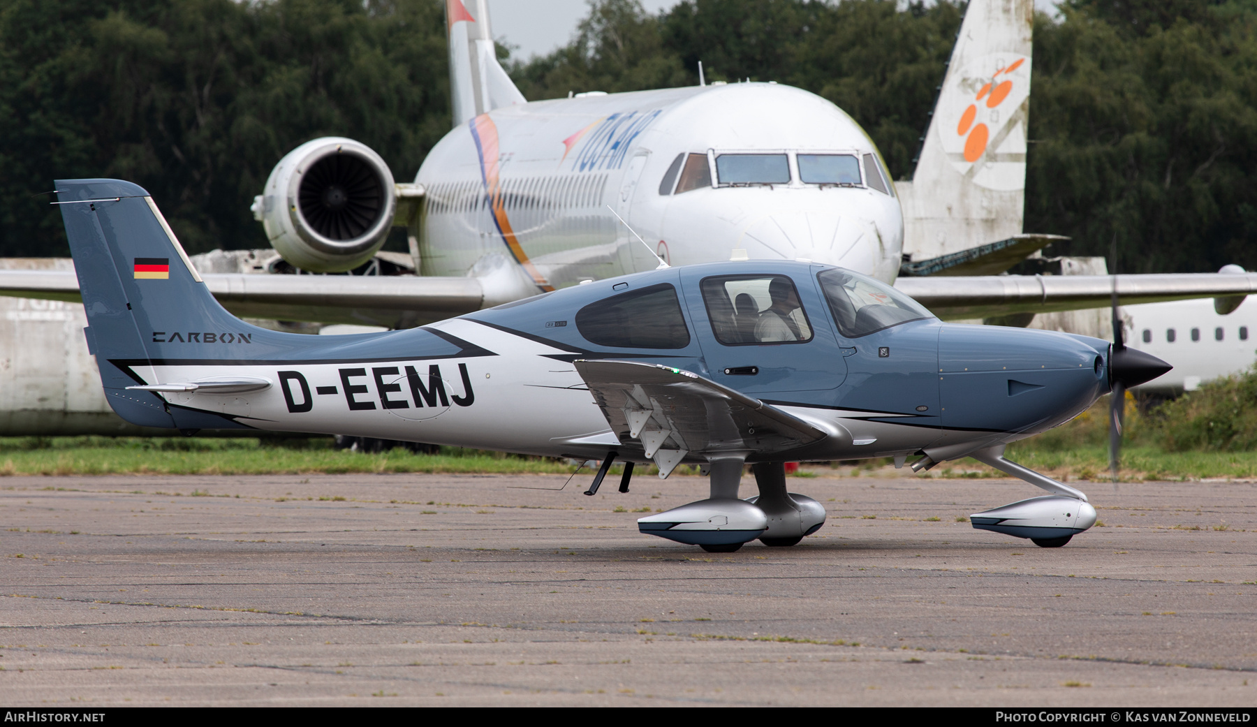 Aircraft Photo of D-EEMJ | Cirrus SR-22 G6-GTS Carbon | AirHistory.net #713410