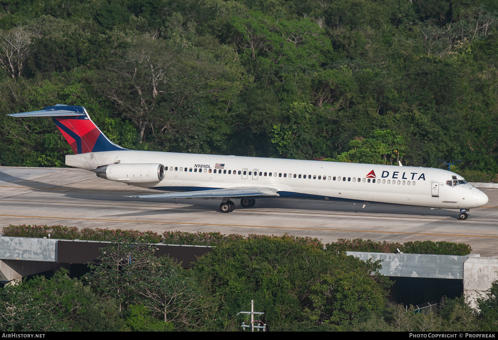 Aircraft Photo of N989DL | McDonnell Douglas MD-88 | Delta Air Lines | AirHistory.net #713414