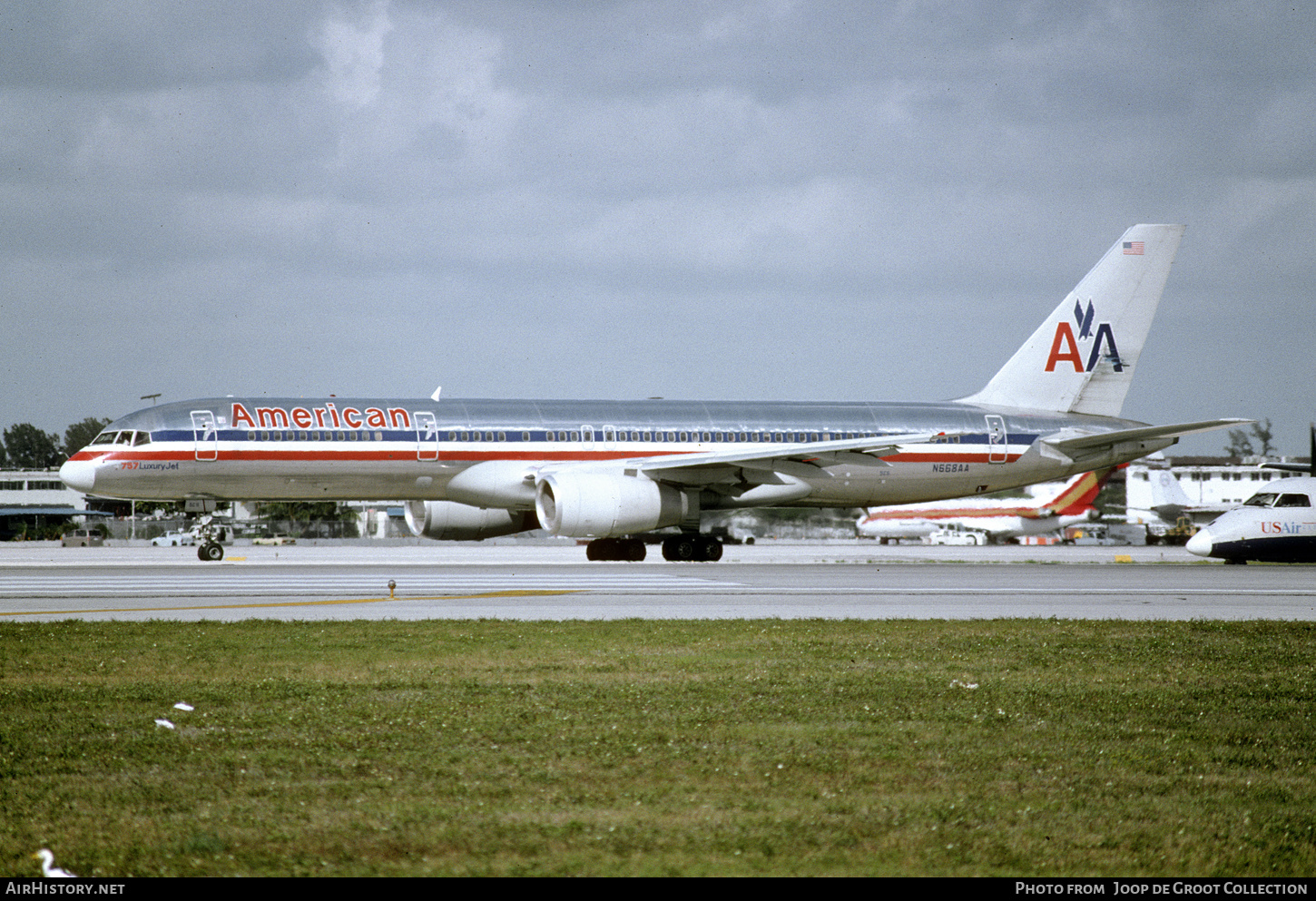 Aircraft Photo of N668AA | Boeing 757-223 | American Airlines | AirHistory.net #713453