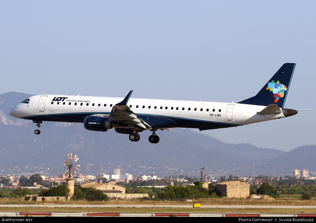Aircraft Photo of SP-LNN | Embraer 195AR (ERJ-190-200IGW) | LOT Polish Airlines - Polskie Linie Lotnicze | AirHistory.net #713578