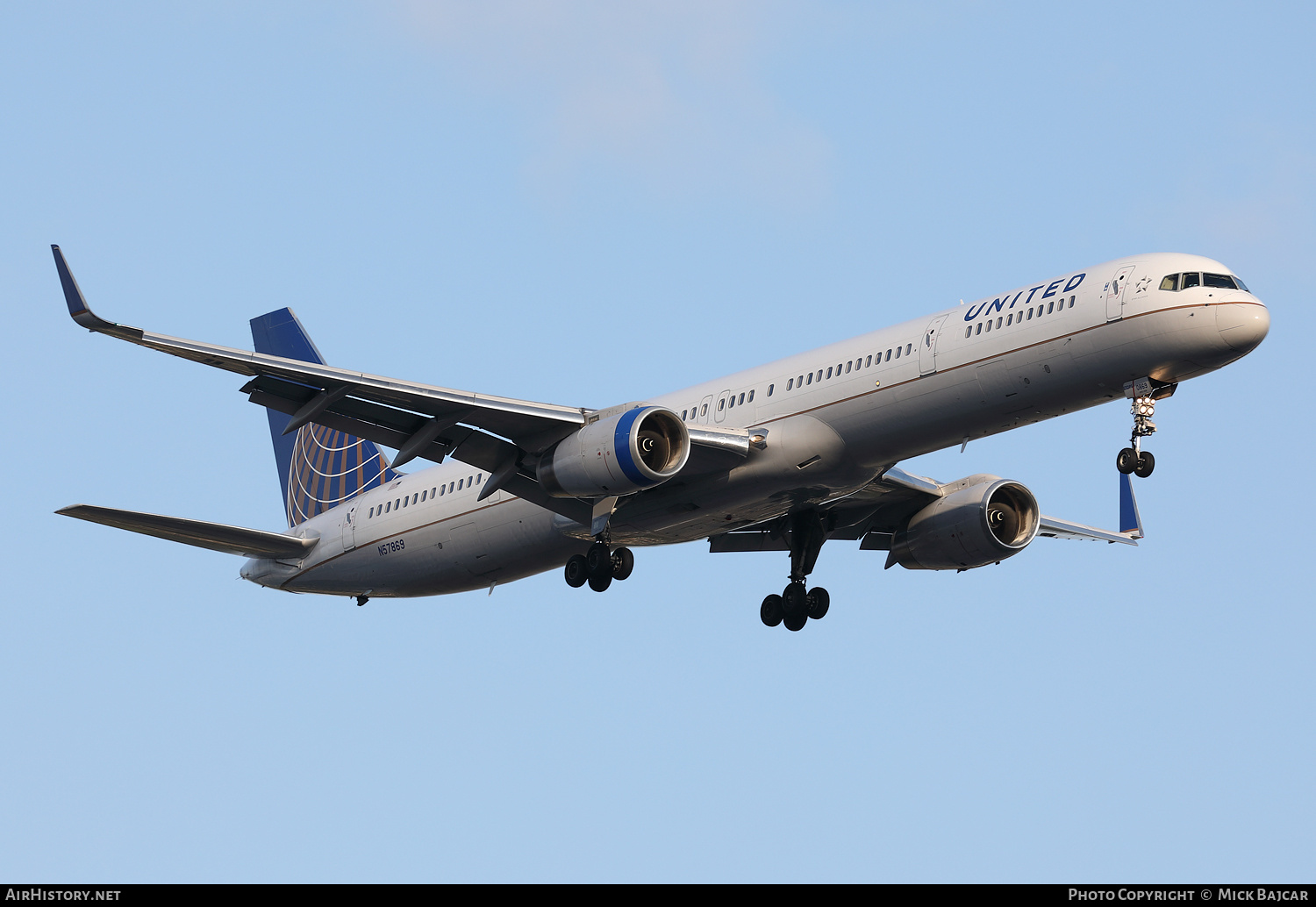 Aircraft Photo of N57869 | Boeing 757-33N | United Airlines | AirHistory.net #713620