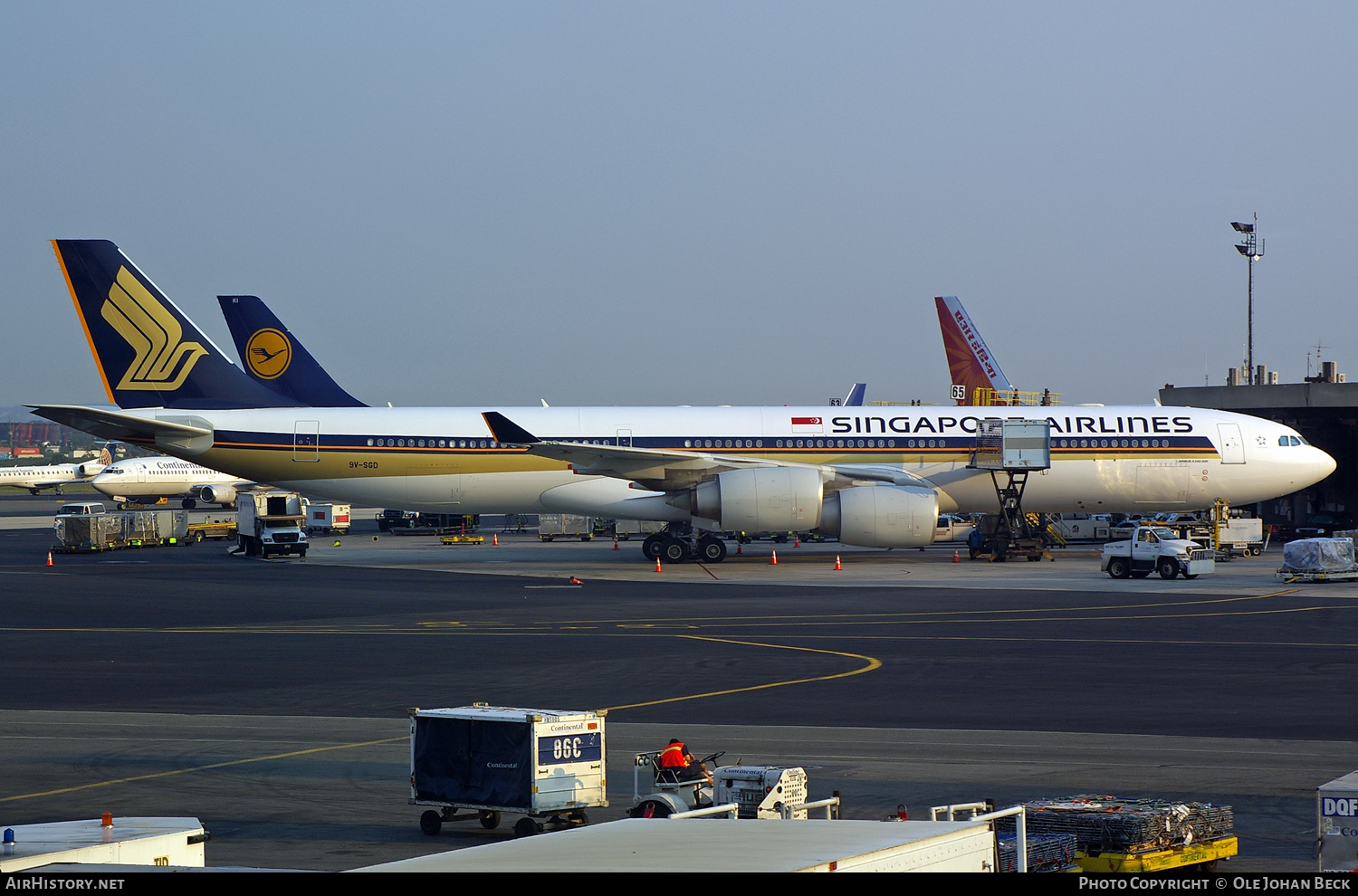 Aircraft Photo of 9V-SGD | Airbus A340-541 | Singapore Airlines | AirHistory.net #713621