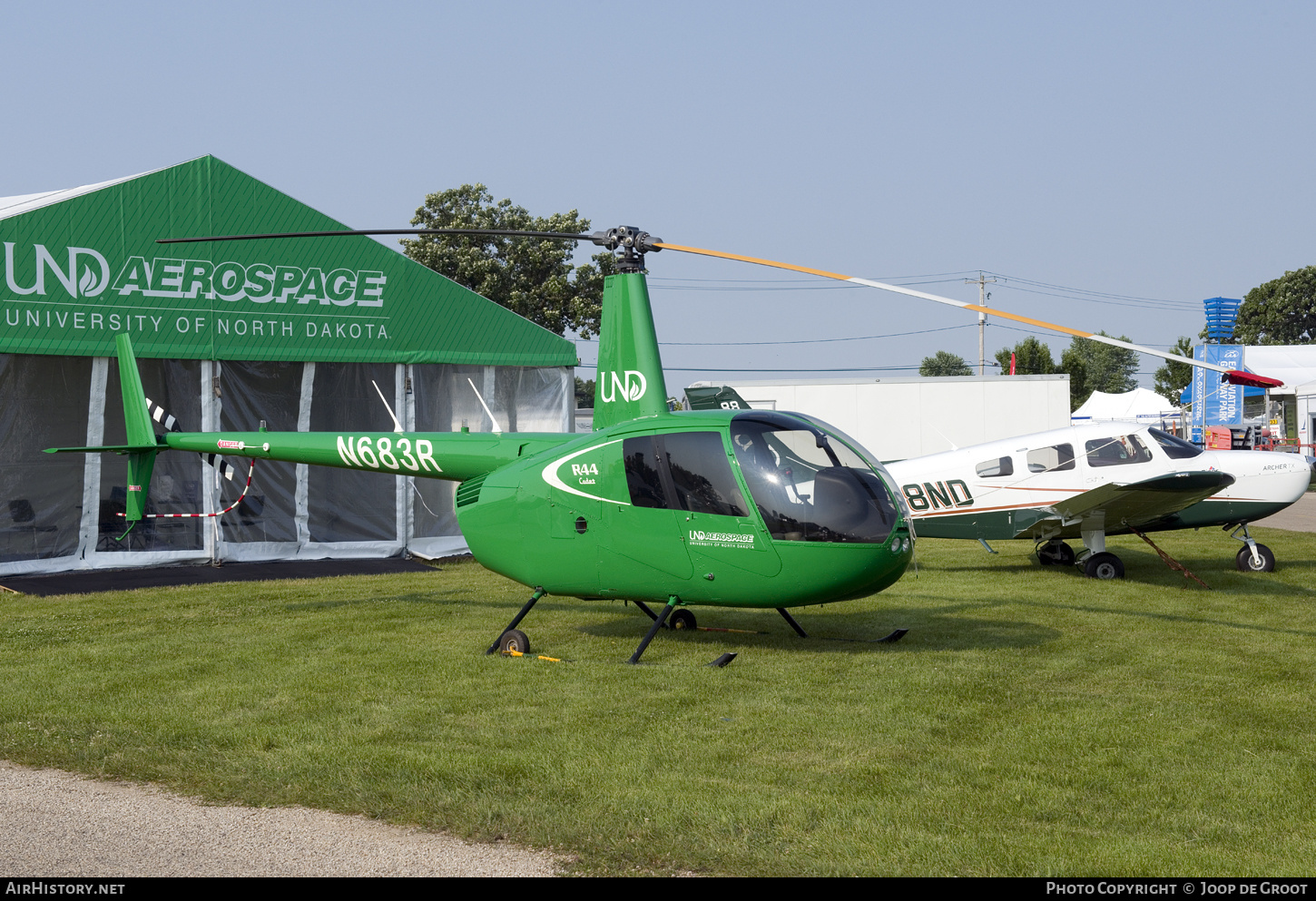 Aircraft Photo of N683R | Robinson R-44 Cadet | UND Aerospace - University of North Dakota | AirHistory.net #713626