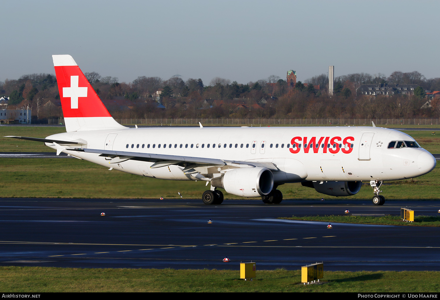 Aircraft Photo of HB-IJR | Airbus A320-214 | Swiss International Air Lines | AirHistory.net #713664