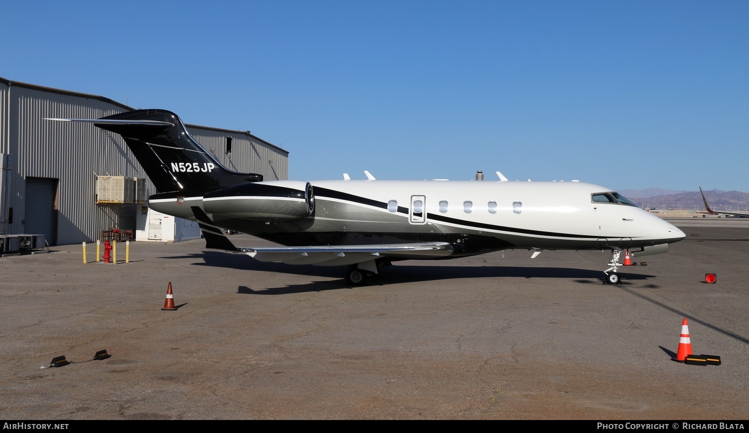 Aircraft Photo of N525JP | Bombardier Challenger 300 (BD-100-1A10) | AirHistory.net #713706