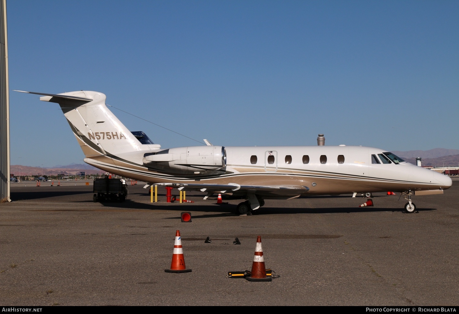 Aircraft Photo of N575HA | Cessna 650 Citation VII | AirHistory.net #713707