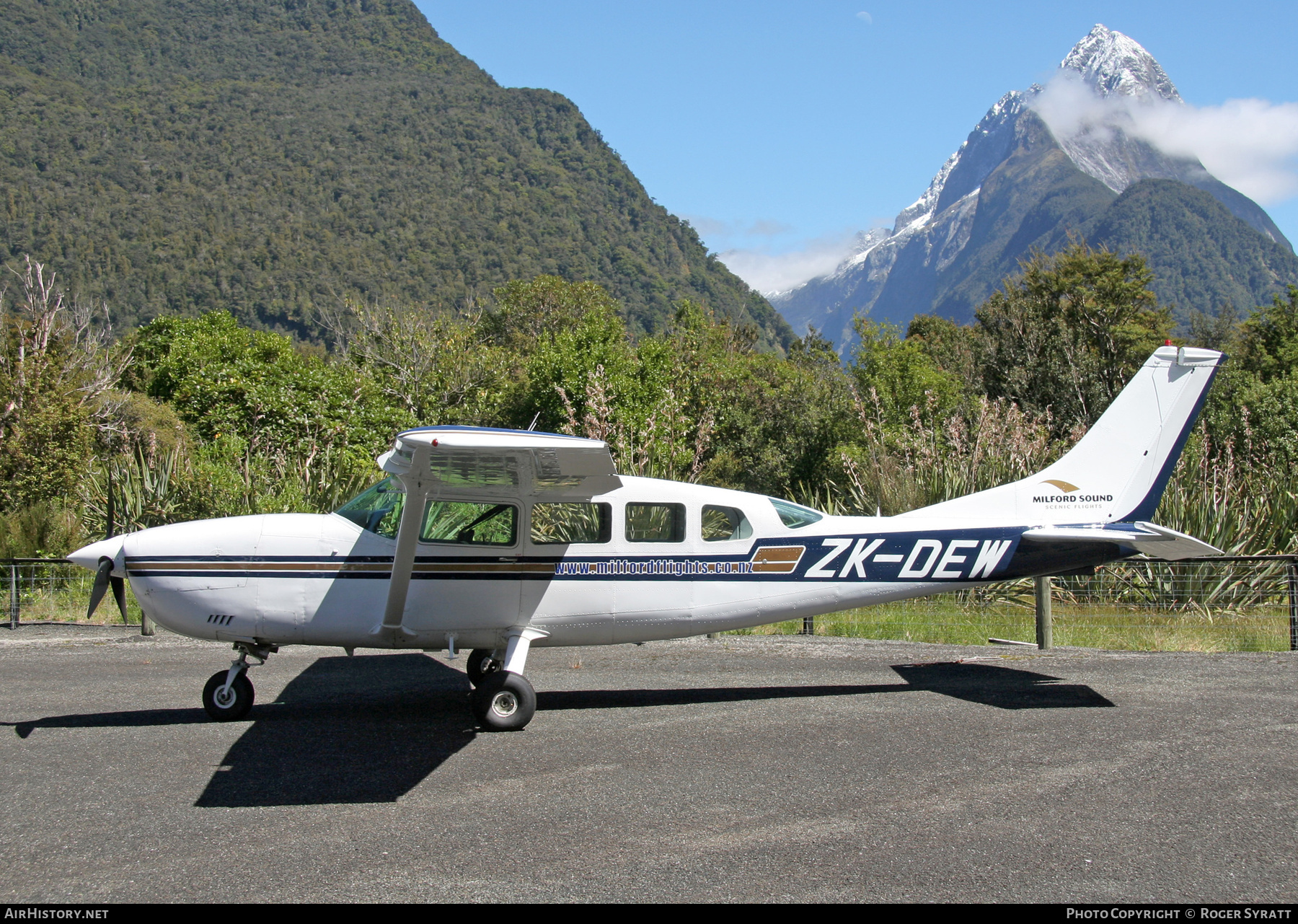 Aircraft Photo of ZK-DEW | Cessna 207 Skywagon 207 | Milford Sound Scenic Flights | AirHistory.net #713778