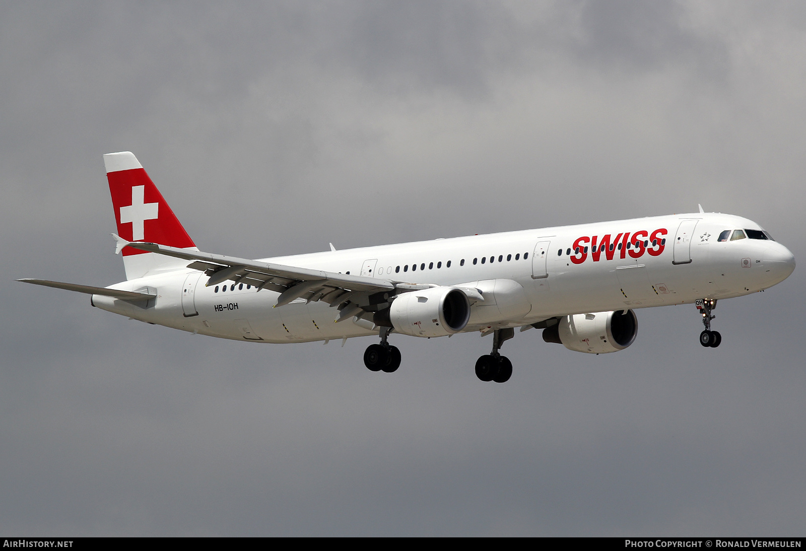 Aircraft Photo of HB-IOH | Airbus A321-111 | Swiss International Air Lines | AirHistory.net #713813