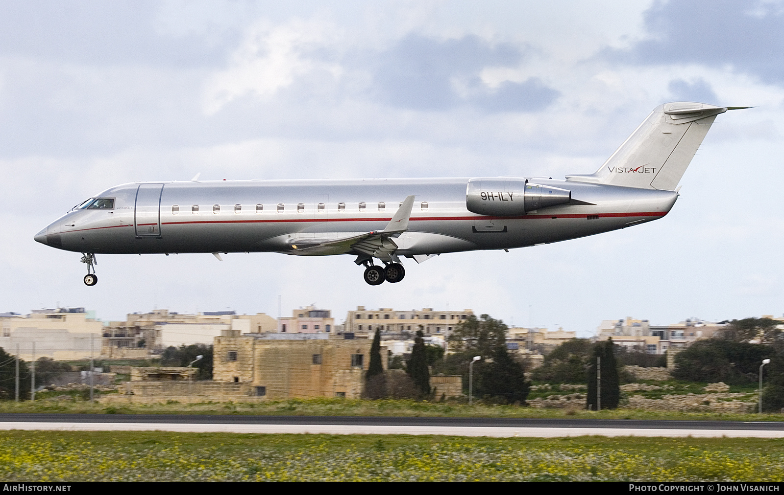 Aircraft Photo of 9H-ILY | Bombardier Challenger 850 (CRJ-200SE/CL-600-2B19) | VistaJet | AirHistory.net #713949