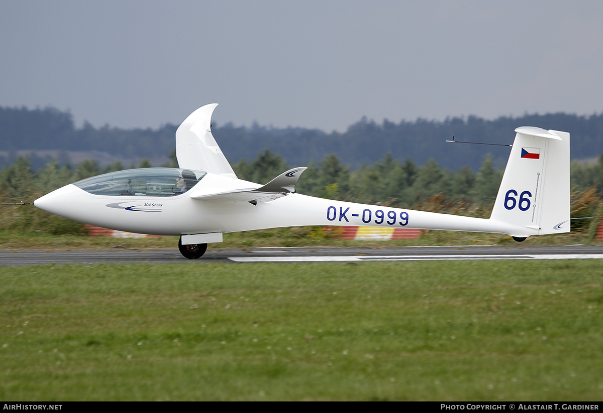 Aircraft Photo of OK-0999 | HpH 304SJ Shark | AirHistory.net #714290