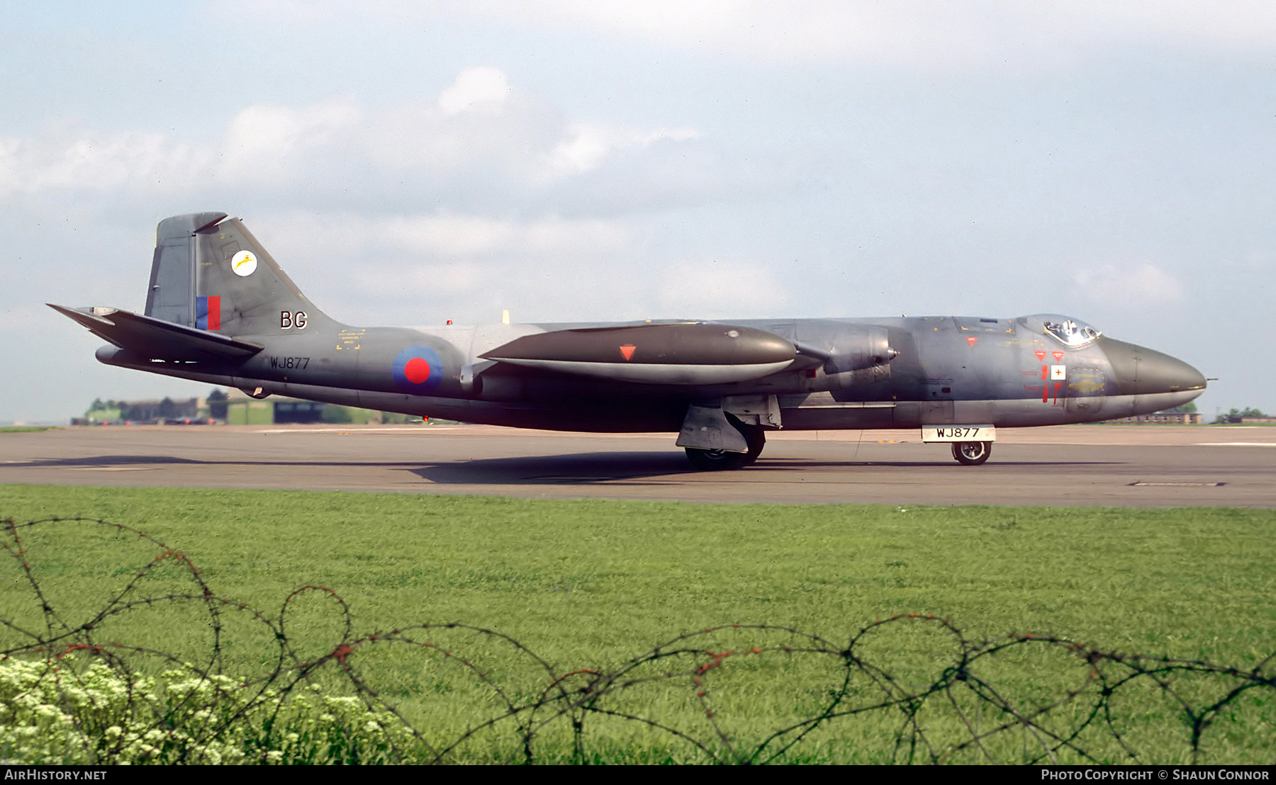Aircraft Photo of WJ877 | English Electric Canberra T4 | UK - Air Force | AirHistory.net #714699