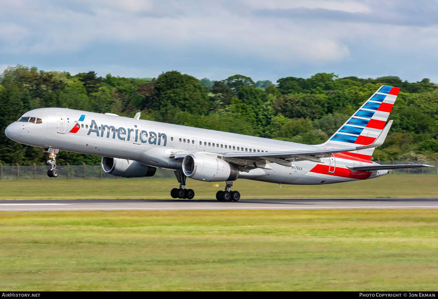 Aircraft Photo of N176AA | Boeing 757-223 | American Airlines | AirHistory.net #714782