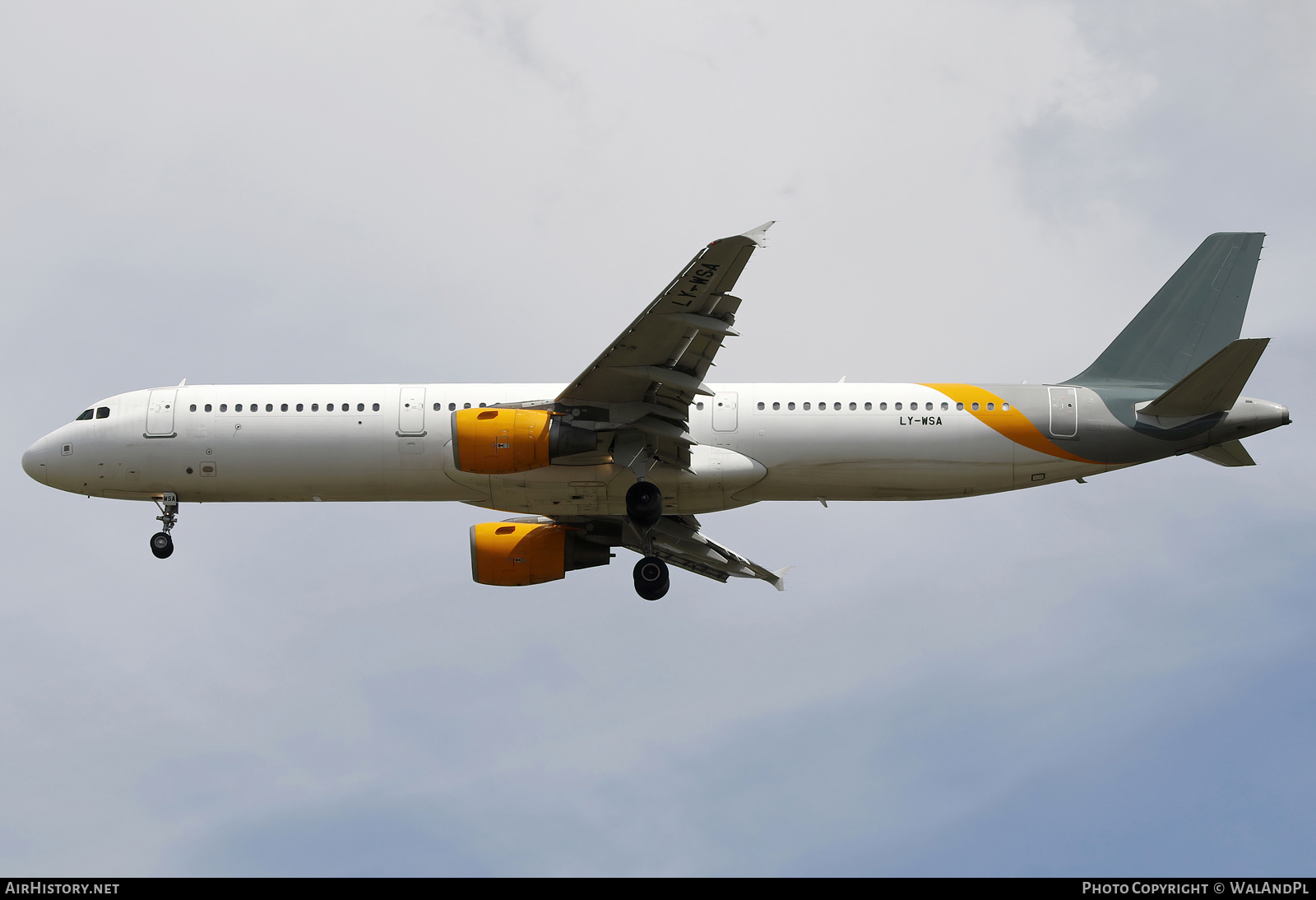 Aircraft Photo of LY-WSA | Airbus A321-212 | AirHistory.net #714783