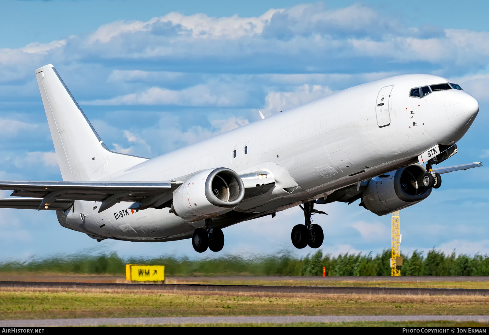 Aircraft Photo of EI-STK | Boeing 737-448(SF) | AirHistory.net #714977
