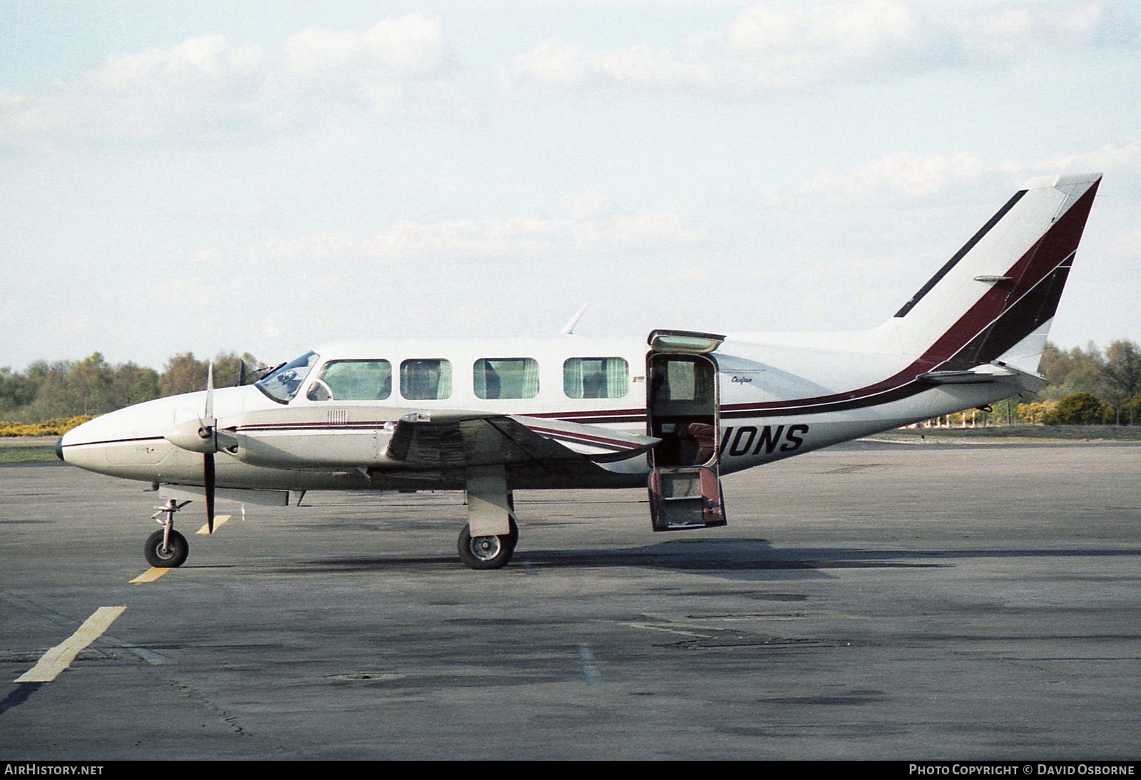 Aircraft Photo of G-JONS | Piper PA-31-350 Navajo Chieftain | AirHistory.net #715114