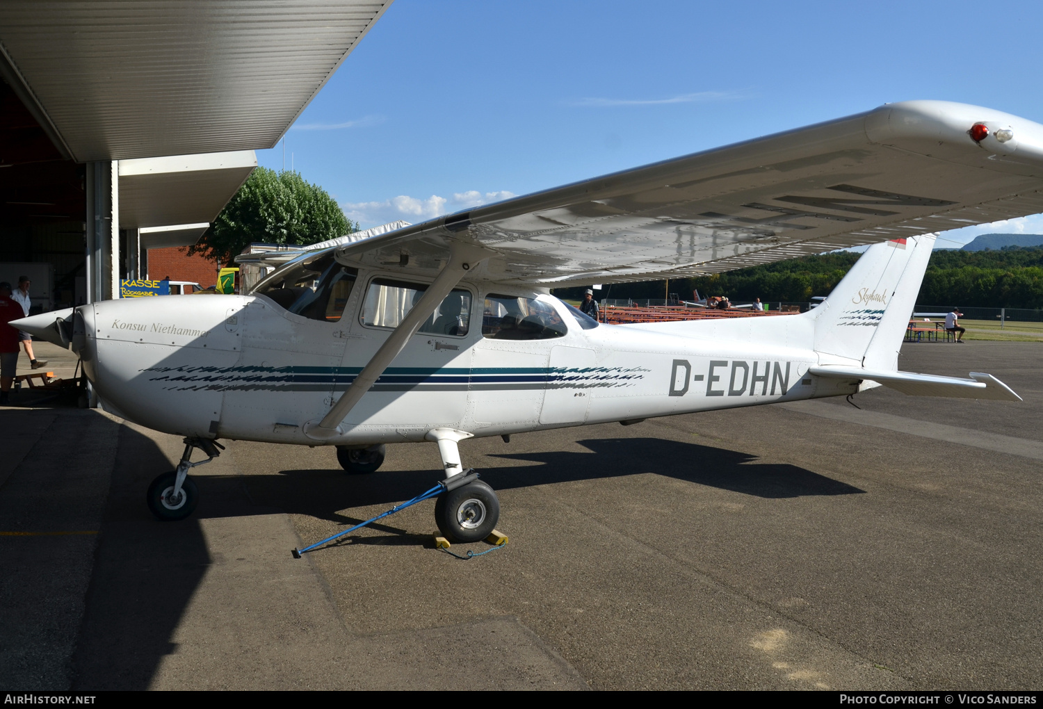 Aircraft Photo of D-EDHN | Cessna 172R Skyhawk | AirHistory.net #715487