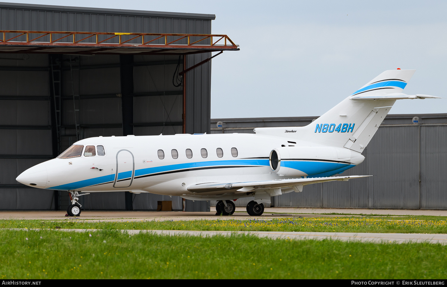 Aircraft Photo of N804BH | Raytheon Hawker 800XP | Mahaska Bottling Company | AirHistory.net #715489