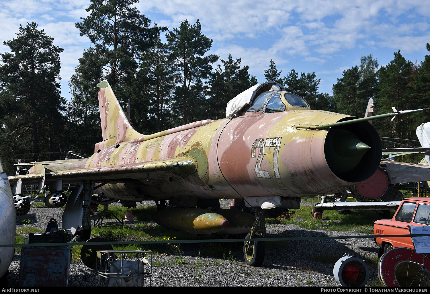 Aircraft Photo of 27 white | Sukhoi Su-7BKL | Soviet Union - Air Force | AirHistory.net #715514