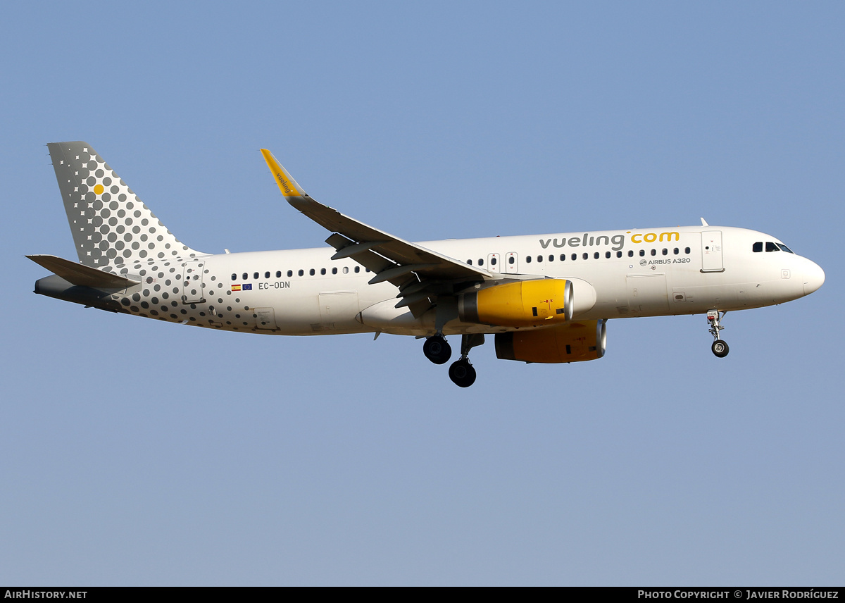 Aircraft Photo of EC-ODN | Airbus A320-232 | Vueling Airlines | AirHistory.net #715568
