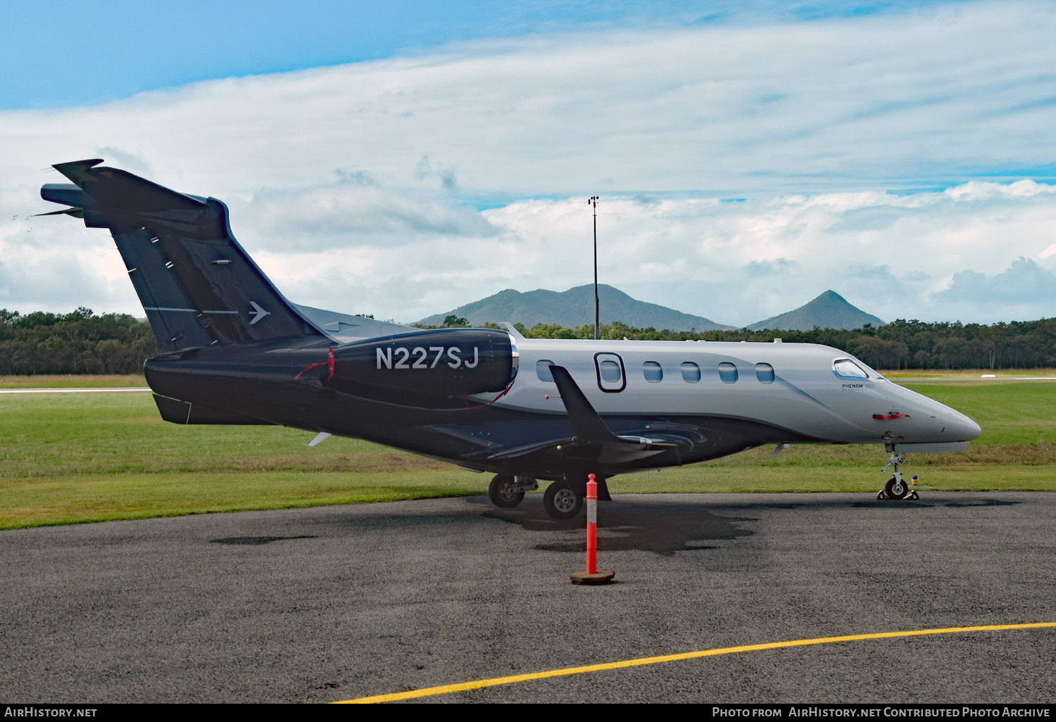 Aircraft Photo of N227SJ | Embraer EMB-505 Phenom 300E | AirHistory.net #715662