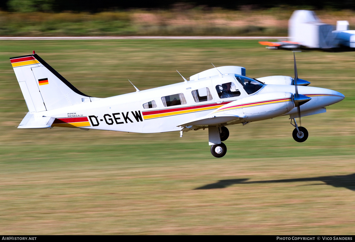 Aircraft Photo of D-GEKW | Piper PA-34-220T Seneca III | AirHistory.net #715750