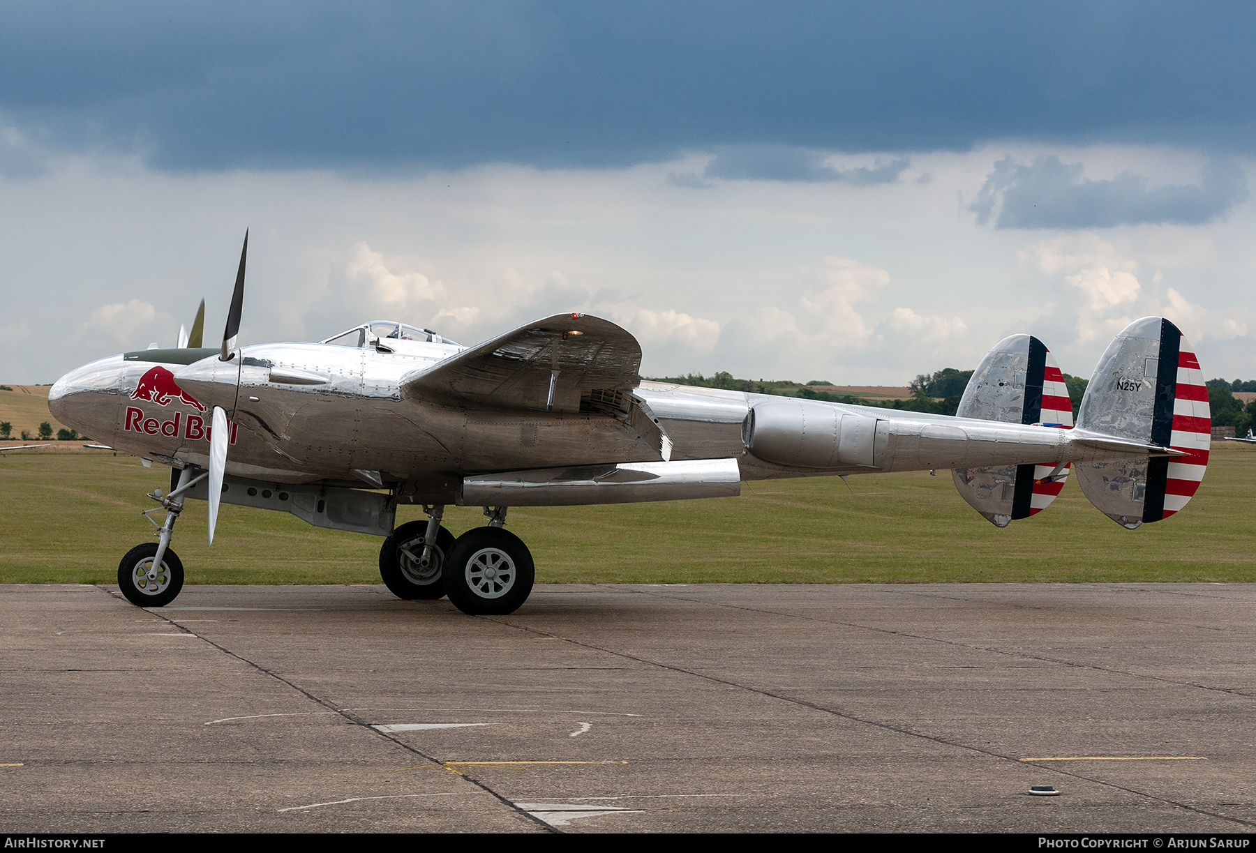 Aircraft Photo of N25Y | Lockheed P-38L Lightning | Red Bull | AirHistory.net #715984