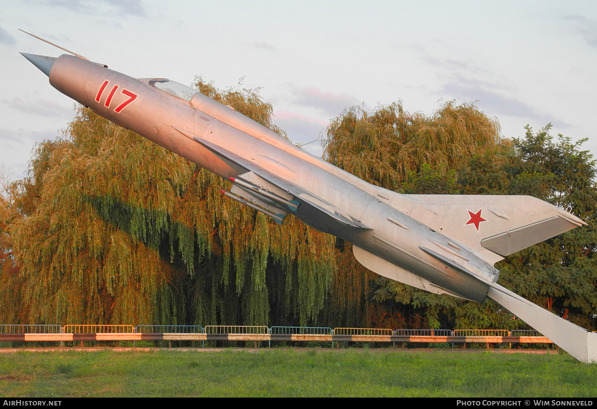 Aircraft Photo of 117 red | Mikoyan-Gurevich MiG-21PF | Soviet Union - Air Force | AirHistory.net #716156
