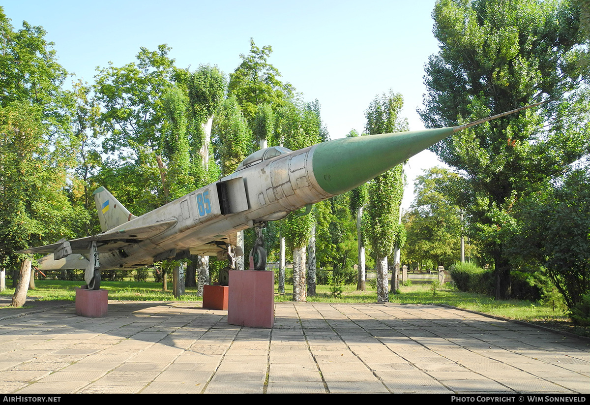 Aircraft Photo of 85 blue | Sukhoi Su-15 | Ukraine - Air Force | AirHistory.net #716213