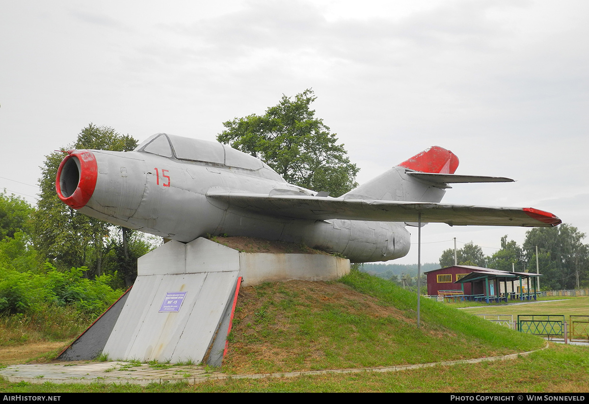 Aircraft Photo of 15 red | Mikoyan-Gurevich MiG-15UTI | Soviet Union - Air Force | AirHistory.net #716307