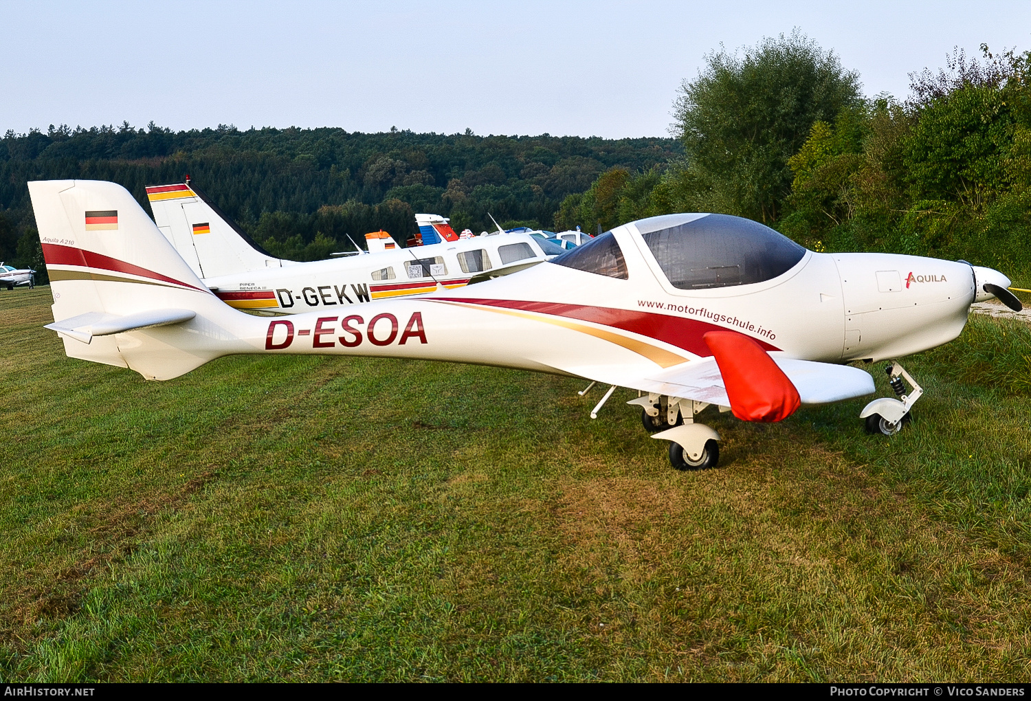 Aircraft Photo of D-ESOA | Aquila AT01 A210 | AirHistory.net #716574