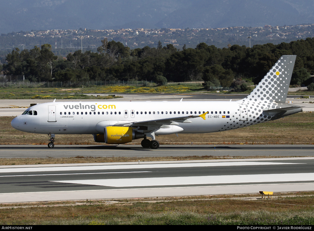 Aircraft Photo of EC-MBE | Airbus A320-214 | Vueling Airlines | AirHistory.net #716602