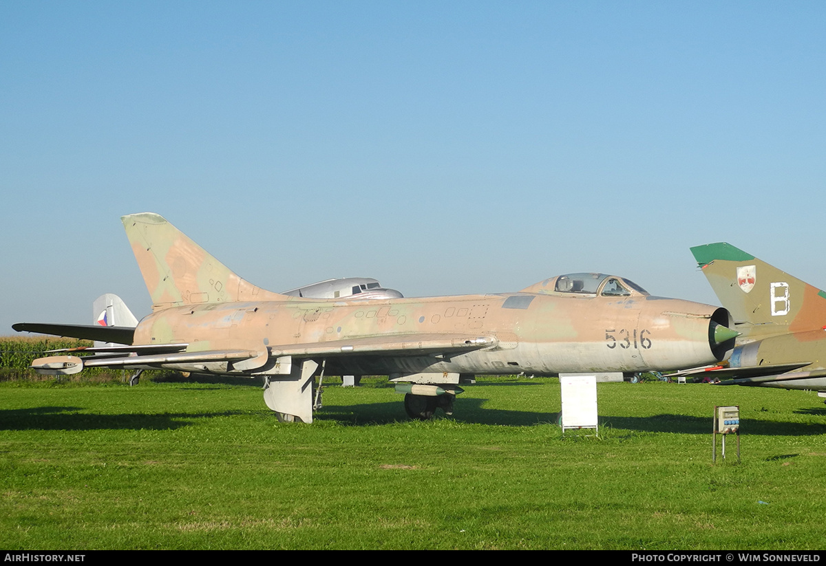 Aircraft Photo of 5316 | Sukhoi Su-7BM | Czechoslovakia - Air Force | AirHistory.net #716648