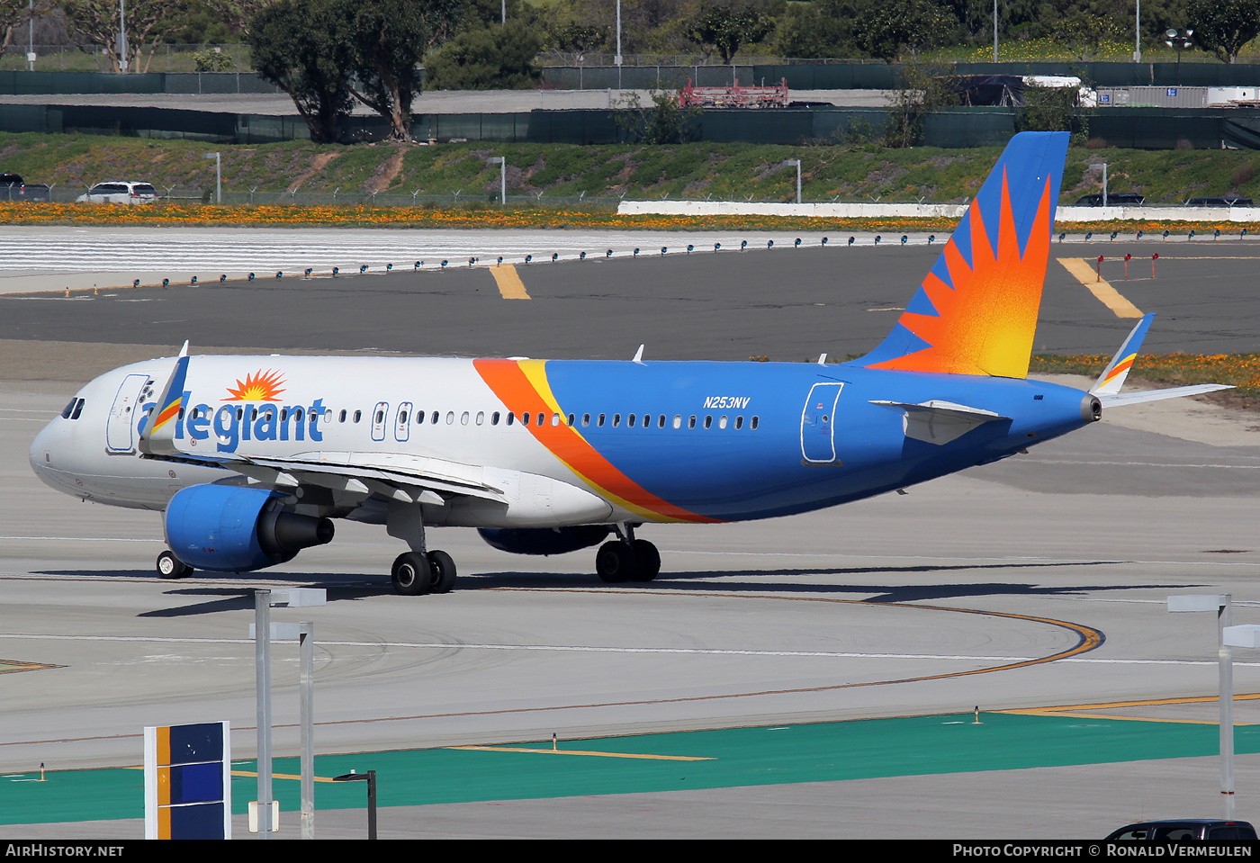 Aircraft Photo of N253NV | Airbus A320-214 | Allegiant Air | AirHistory.net #716658