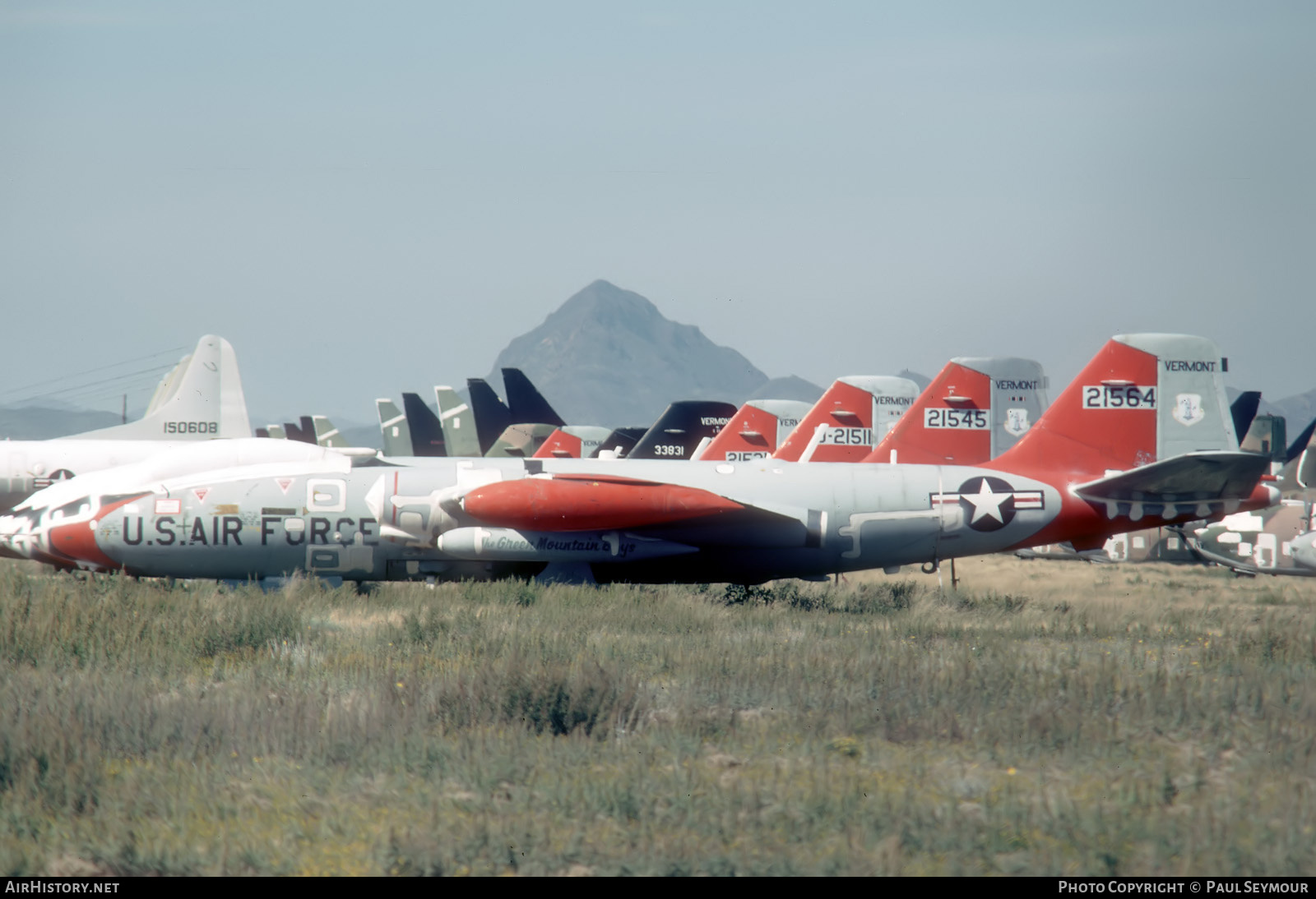 Aircraft Photo of 52-1564 / 21564 | Martin EB-57B Canberra | USA - Air Force | AirHistory.net #716939