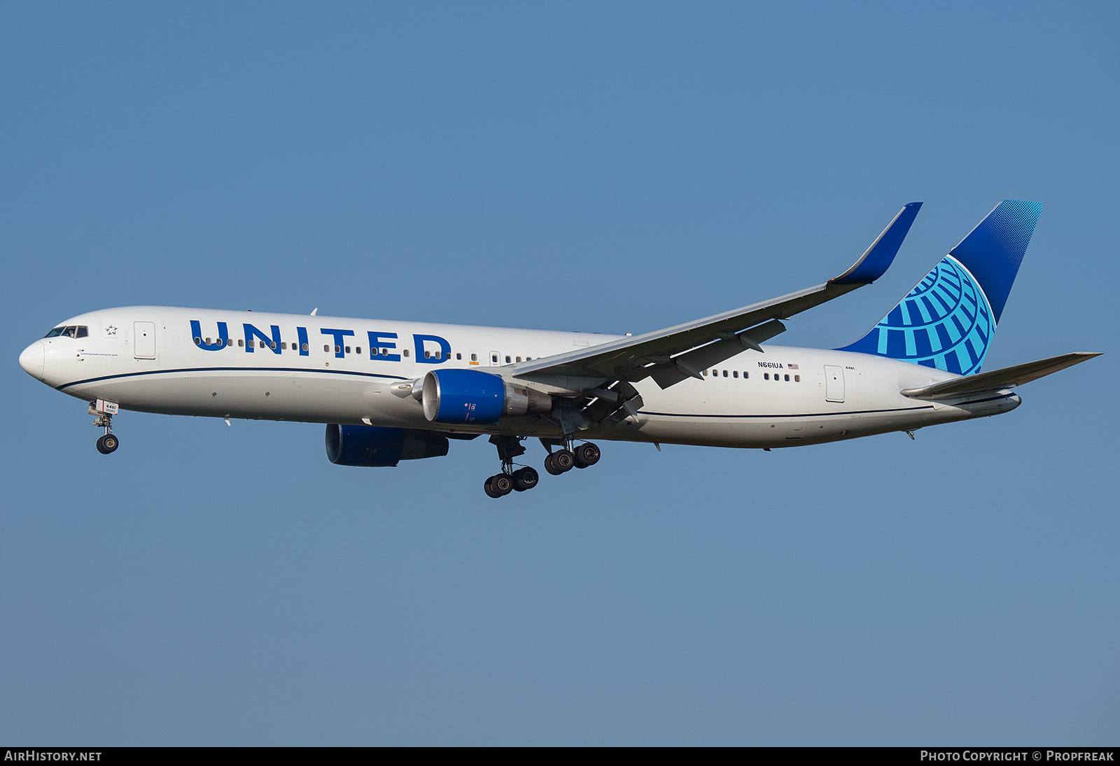 Aircraft Photo of N661UA | Boeing 767-322/ER | United Airlines | AirHistory.net #716981