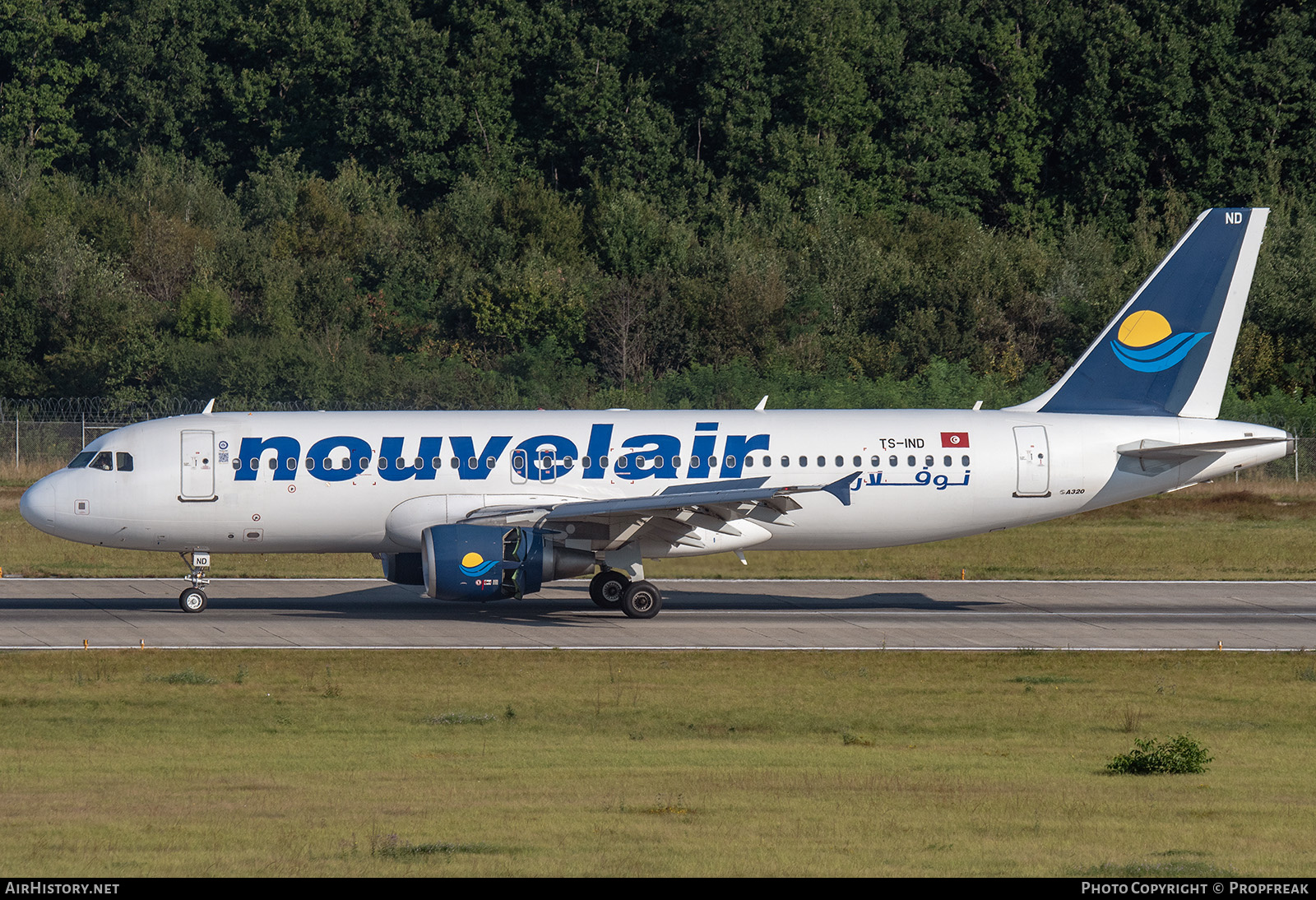 Aircraft Photo of TS-IND | Airbus A320-214 | Nouvelair Tunisie | AirHistory.net #716999