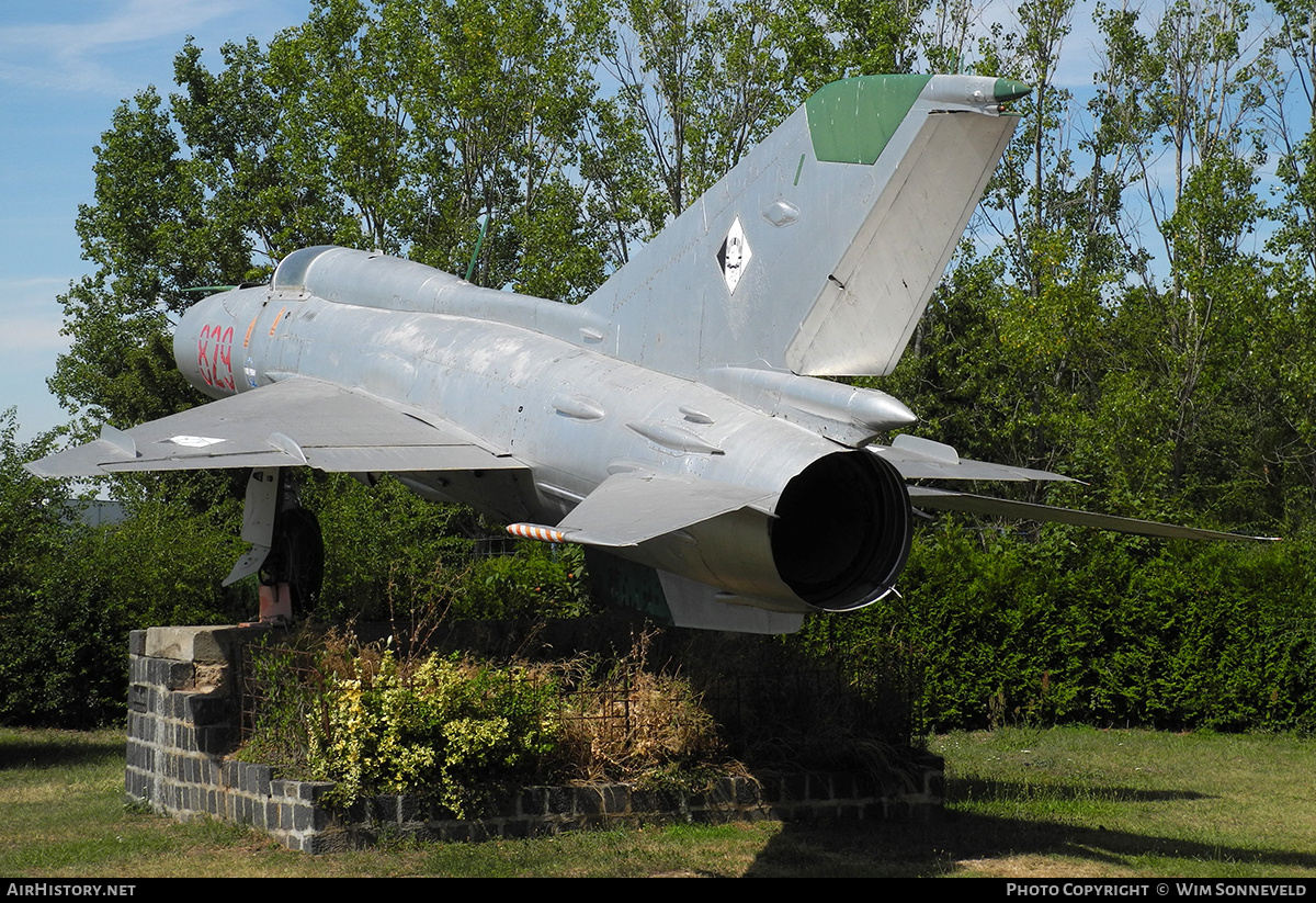 Aircraft Photo of 829 | Mikoyan-Gurevich MiG-21SPS | East Germany - Air Force | AirHistory.net #717016