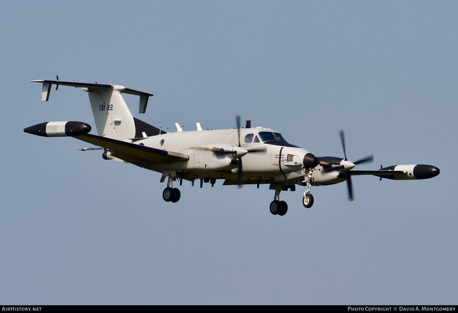 Aircraft Photo of 92-13122 / 13122 | Beech RC-12X Huron (A200CT) | USA - Army | AirHistory.net #717051